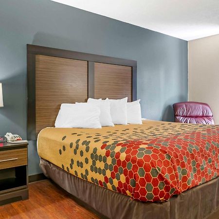 Econo Lodge Траверс-Сіті Екстер'єр фото
