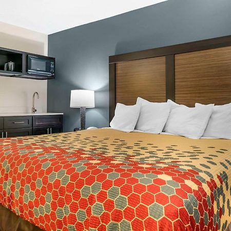Econo Lodge Траверс-Сіті Екстер'єр фото