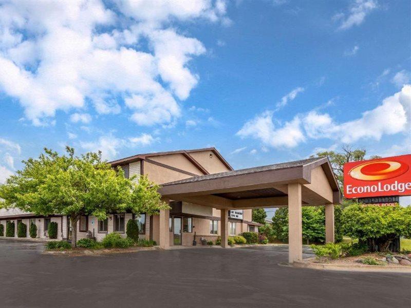 Econo Lodge Траверс-Сіті Екстер'єр фото