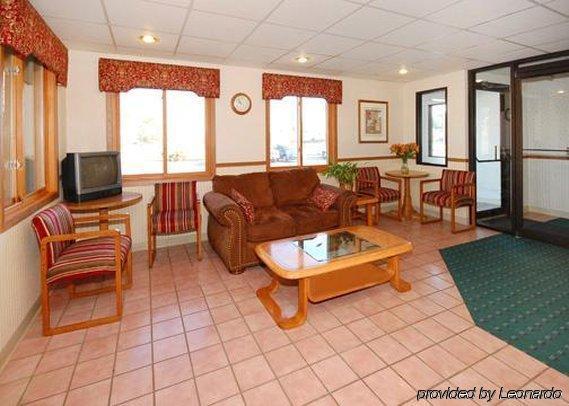 Econo Lodge Траверс-Сіті Інтер'єр фото